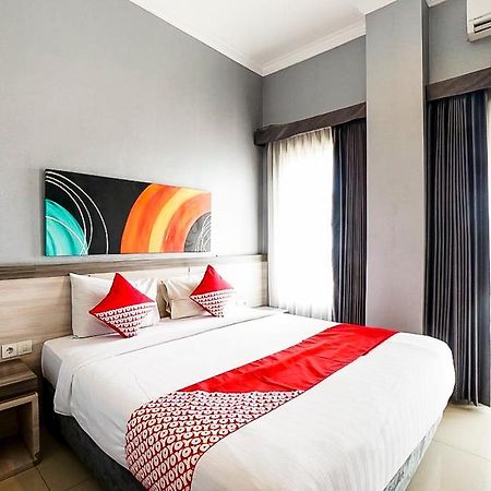 Oyo 289 Hotel Dalwa Syariah Pasuruan Exterior photo
