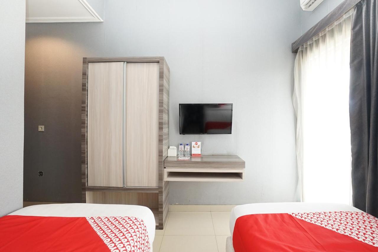 Oyo 289 Hotel Dalwa Syariah Pasuruan Exterior photo