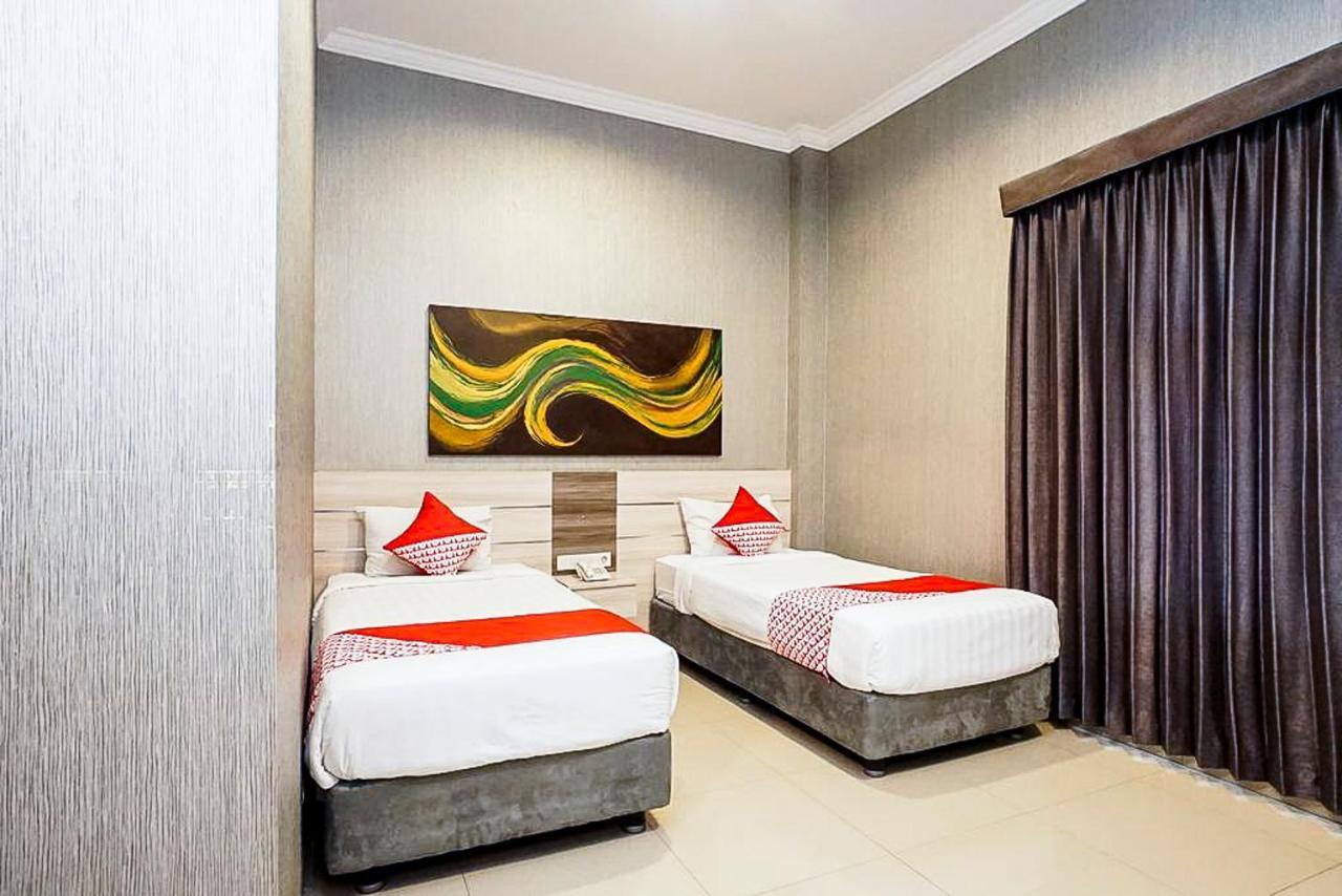 Oyo 289 Hotel Dalwa Syariah Pasuruan Exterior photo